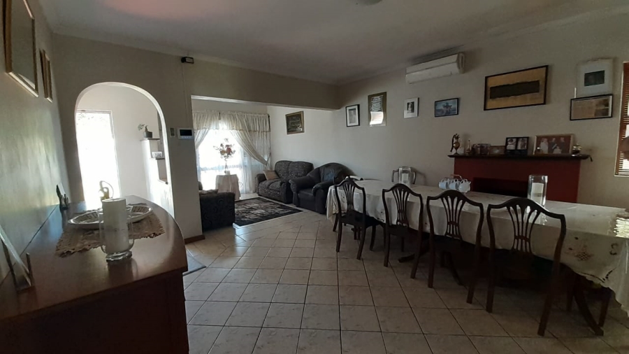 4 Bedroom Property for Sale in Wetton Western Cape